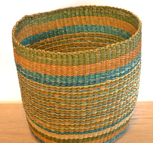 
                  
                    Plant basket - Medium
                  
                