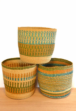 
                  
                    Plant basket - Medium
                  
                